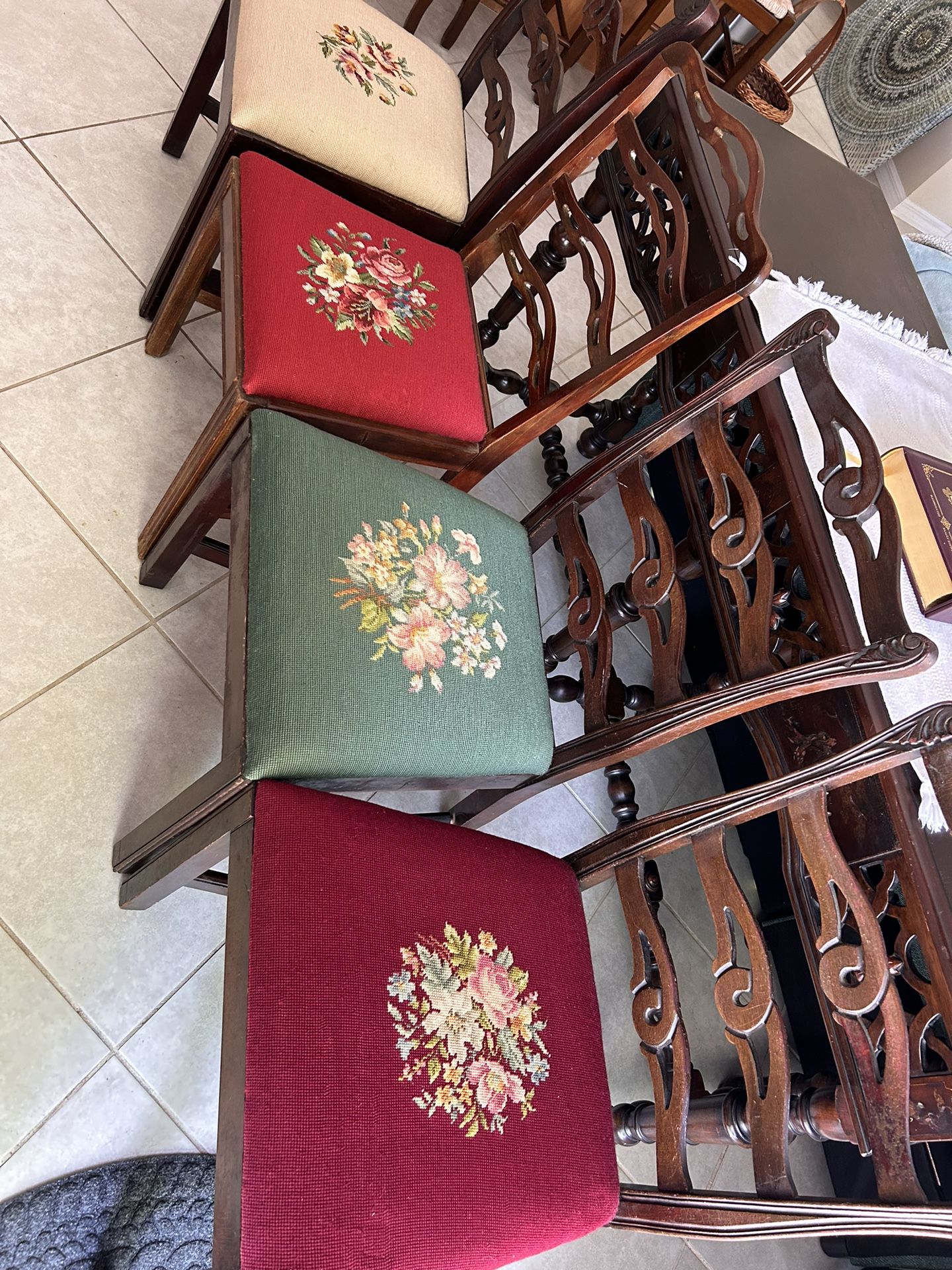 Vintage 4 Chairs 
