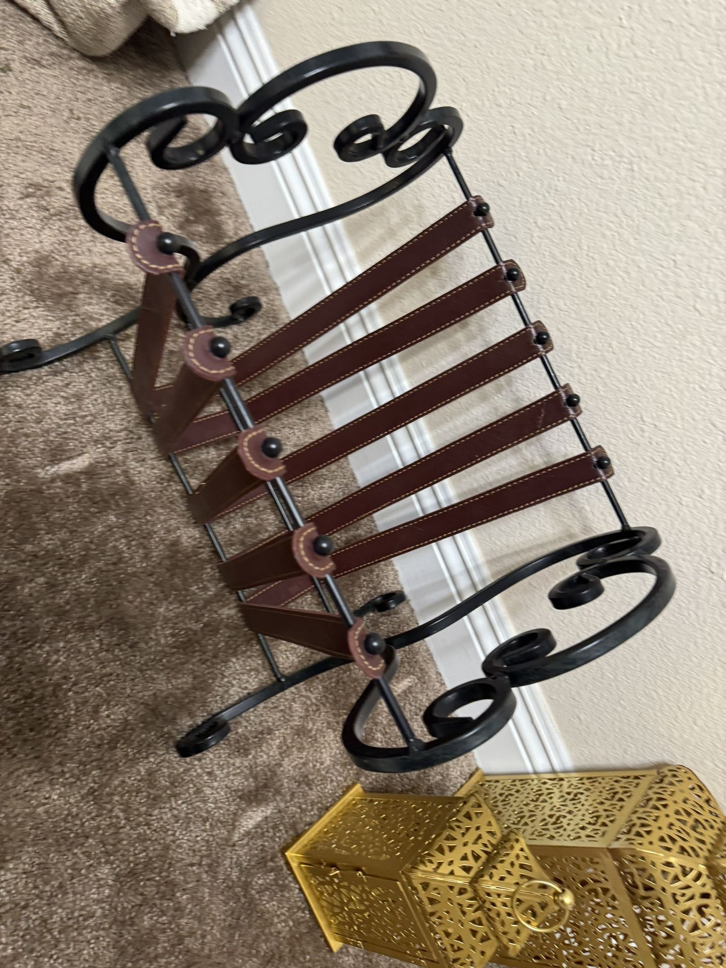 Magazine Rack / Throw Cover Holder