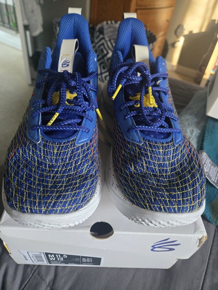 Curry 10 Size 11.5 Dubs Color Way