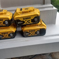 4 DeWalt 20 Volt 5 Amp Hour Batteries. Not Working. Good For Parts Or Repair