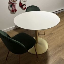Round Dinning Table With Gold Metal Base