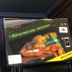 Chameleon Dl-70 Hd Stereo Has Apple CarPlay And Android Auto  Wireless 