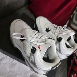 Jordan Retro 4 Size 1.5 Y