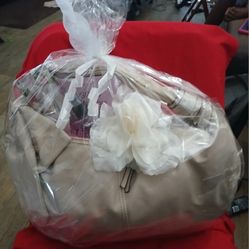 Tan Colored Hobo Handbag 