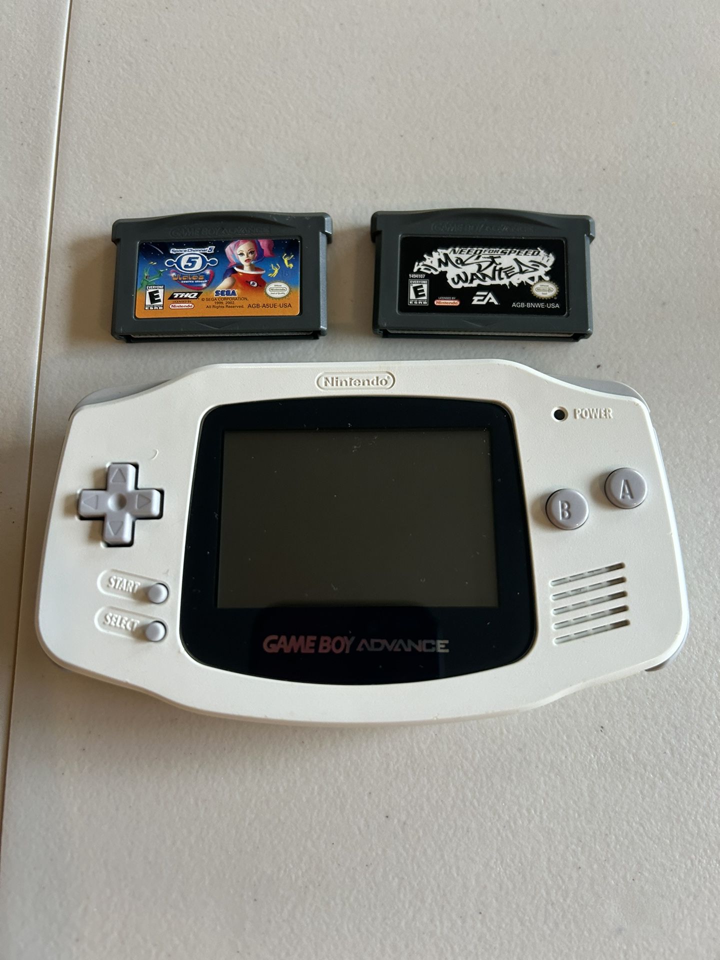 White Gameboy Advance with SPACE CHANNEL 5 