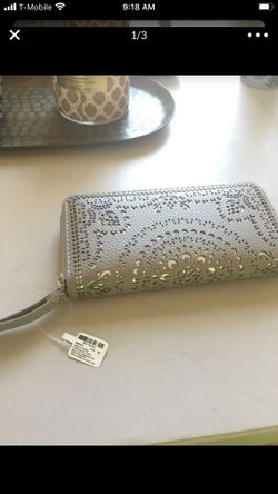 Wristlet wallet