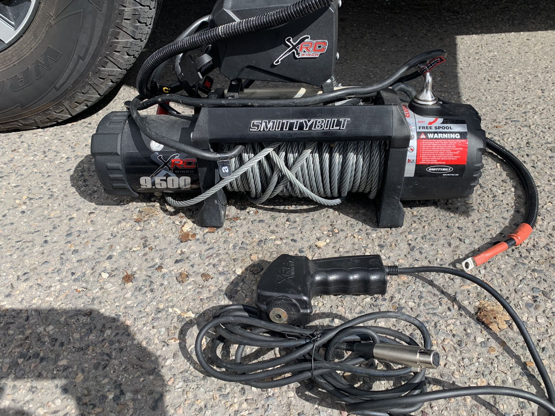 Smittybilt XrC 9500 winch with remote