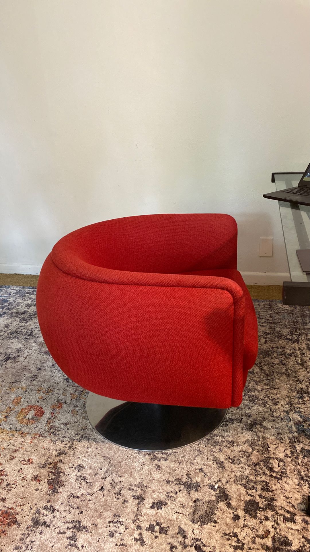 Knoll studio red chair