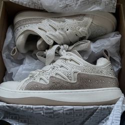 Steve Madden Roaring White Rhinestone, Size 10 Women