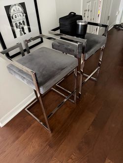 2 stools