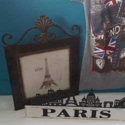 (4) Paris Themed Items