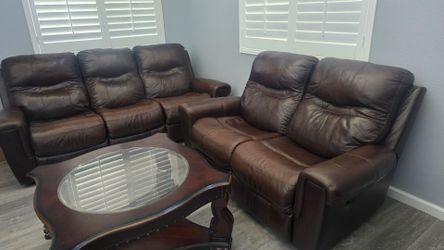 Living room set with coffe table