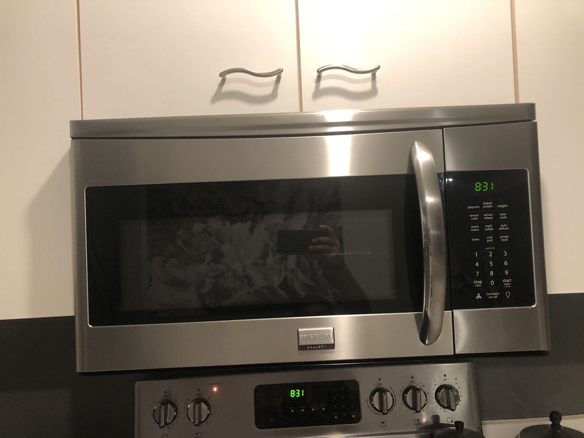 Frigidaire Microwave - Over the range