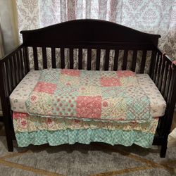 Baby Crib With Mattress And Bedding 