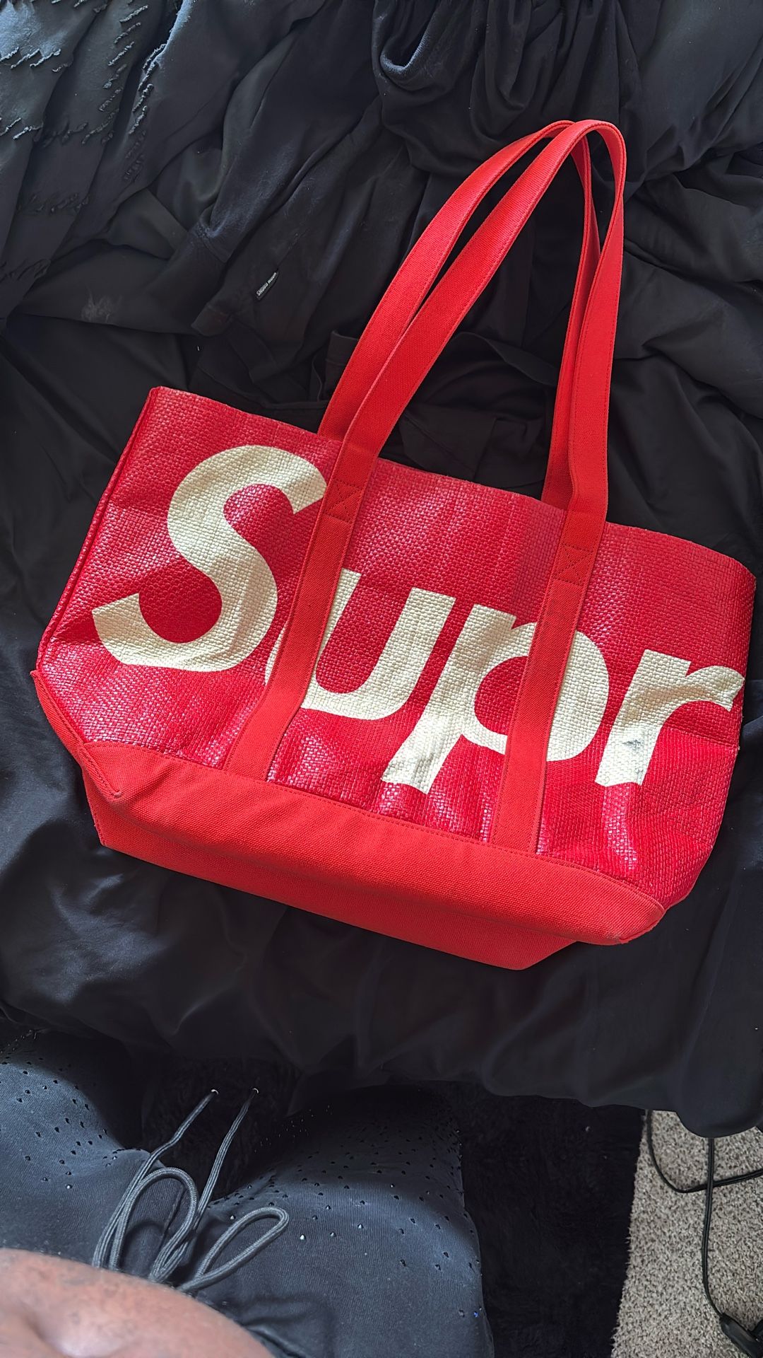 Supreme Tote