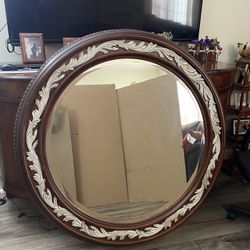 Big Round Wall Mirror 48”D In Good Condition $100 Firm On Price