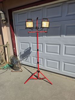CRAFTSMAN WORK LIGHT TRIPOD