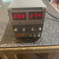 Regula De Voltaje, Voltage regulator