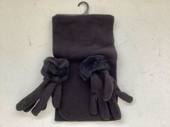 NEW Women’s & Youth Black Scarf - Gloves Set Faux Fur Stretchable Fit Gift Comdition