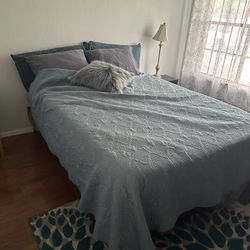 Tuft & Needle Queen Hybrid Mint Mattress And All