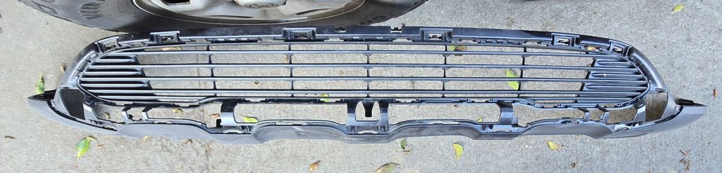 2024 2025 MERCEDES BENZ GLC 300 FRONT BUMPER LOWER GRILL