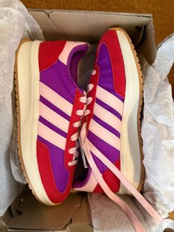 Adidas Sneakers Run 70’s New in Box Youth 6