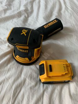 DeWalt Sander with battery