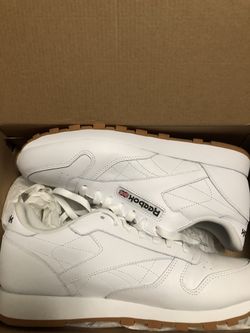 Brand new white Reebok Classics men’s 9 1/2