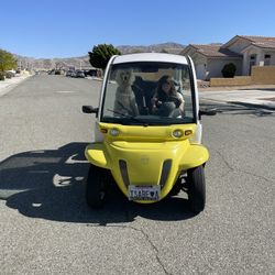 GEM GOLF CART 2002