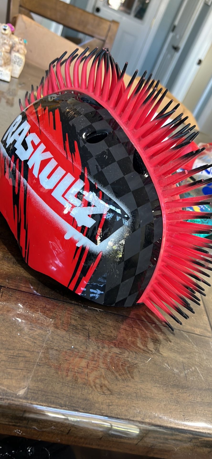 Raskullz Helmet size small 50-54 cm