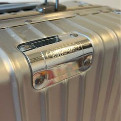 New RIMOWA Classic Cabin in silver Luggage