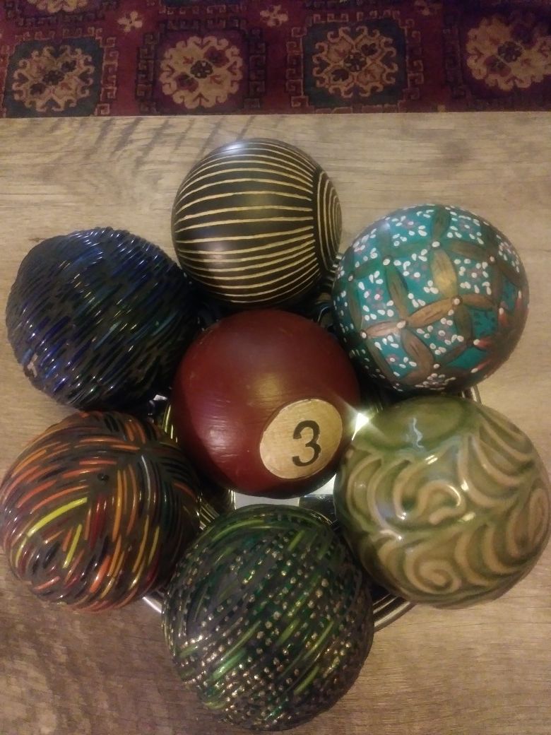 Assorted decortave balls