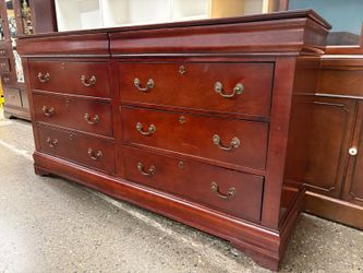Rossie Cherry Stained 8-Drawer Lowboy Dresser