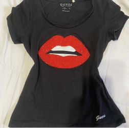 Guess Shirt Lips Design 