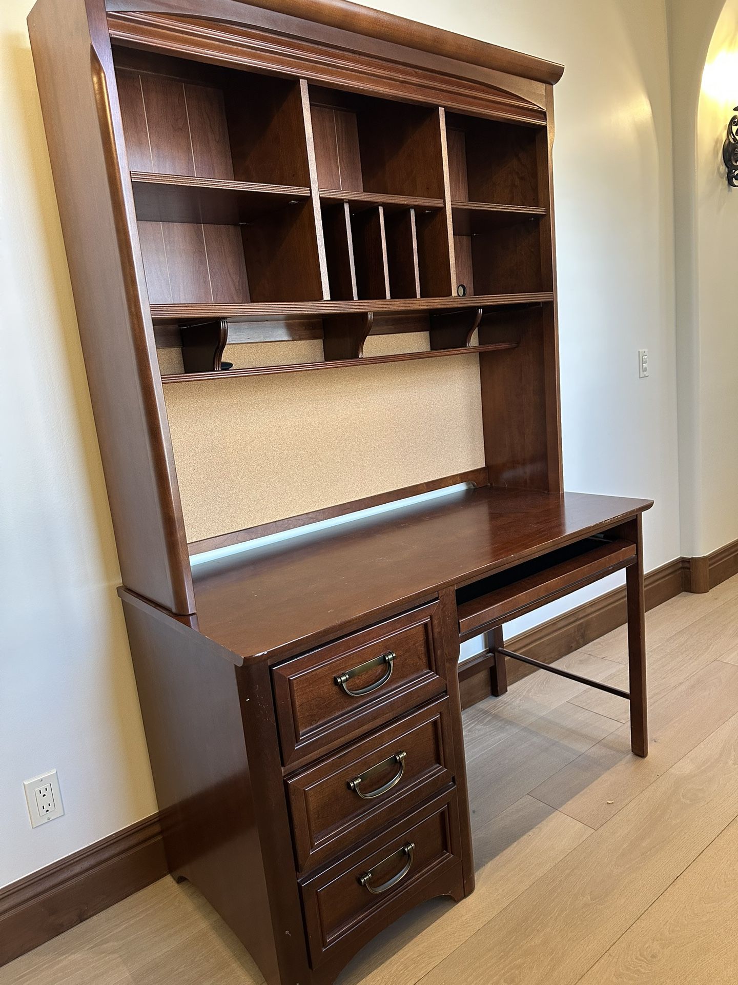 Stanley Furniture Company Computer Desk And Hutch