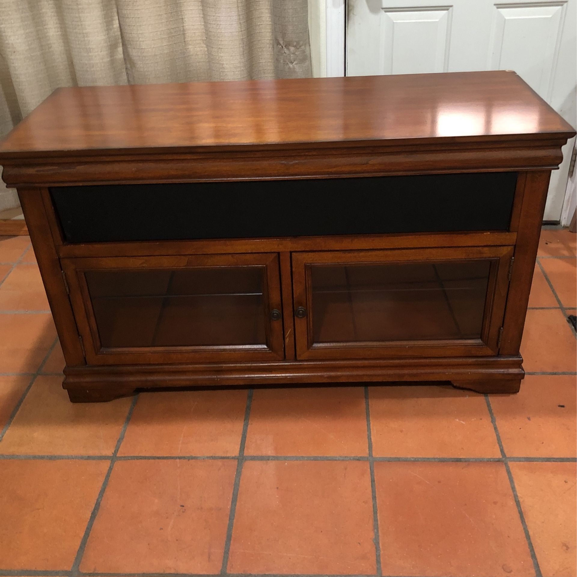 TV stand $25
