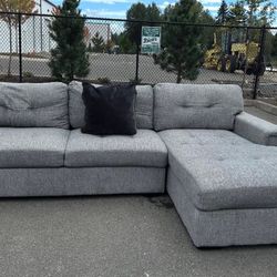 Sectional Couch 