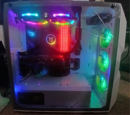 White Gaming PC