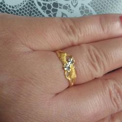 22k Gold Ring. Size 6