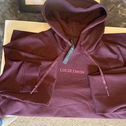 New Lululemon Hoodie With Pockets Size M