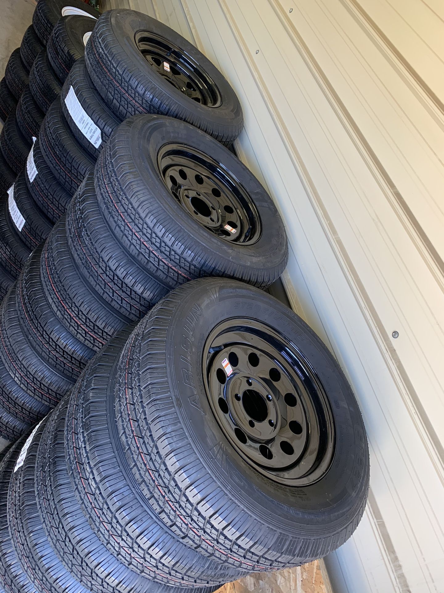 (Brand new) 205/75/15 trailer tires with 5 lug trailer wheels