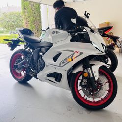 2023 Yamaha R7