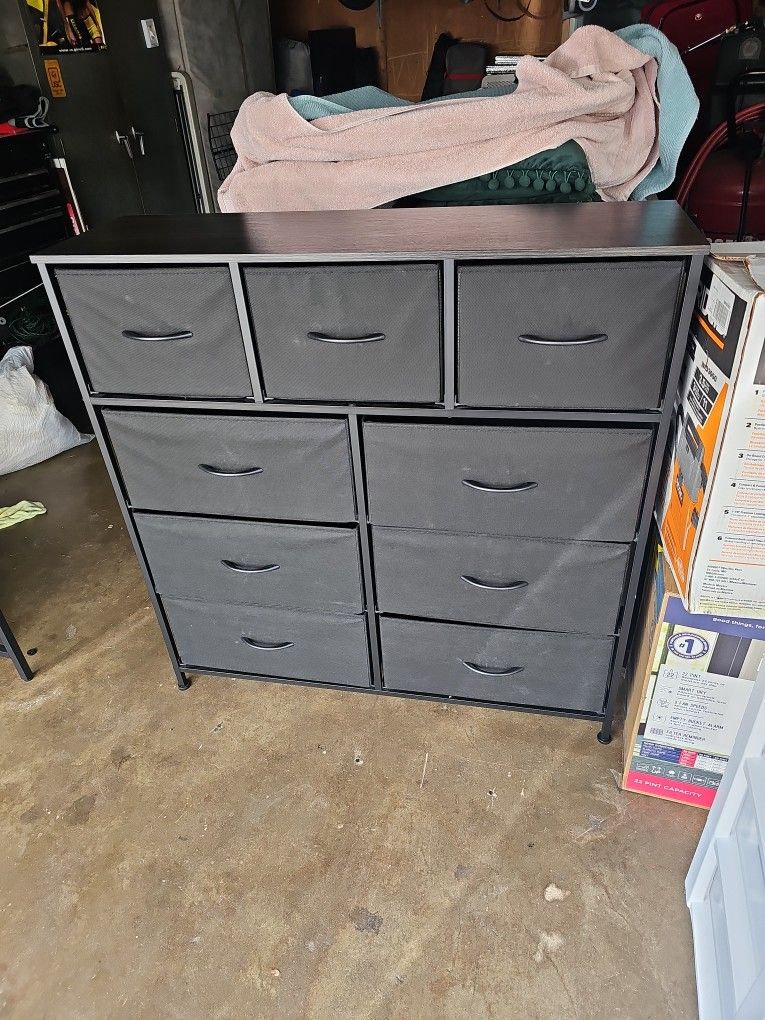 9 Drawer Dresser/ Storage