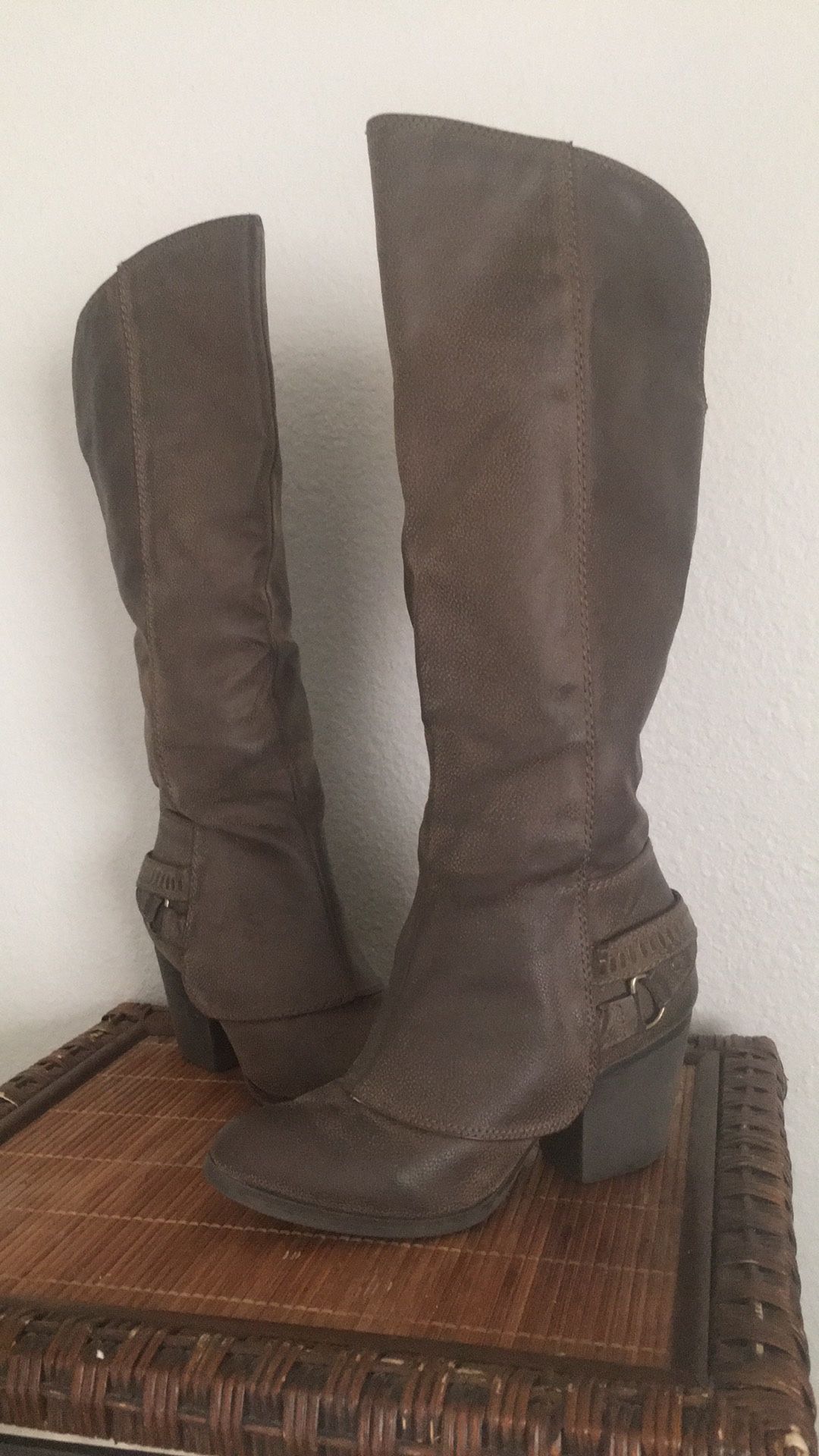 Brown boots Size 6