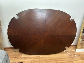 Dining Room Table & Chairs