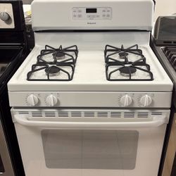 Hotpoint White Gas Stove Frigidaire White Fridge