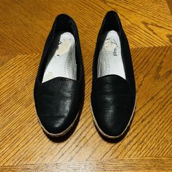 Trotter Black Leather Flats