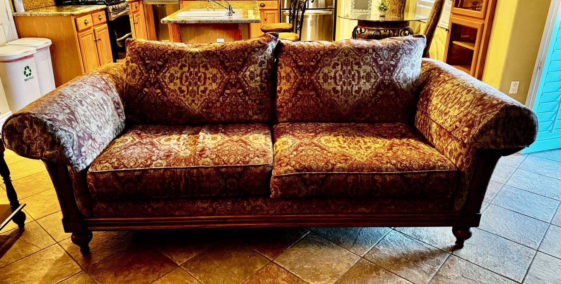 Sofa Ethan Allen β Classic Red Gold Fabric, Solid Wood Frame, Excellent