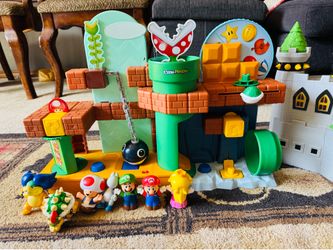 Super Mario Bro Deluxe Bowsers Castle Playset. New With Figures.