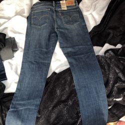Levi’s 711 Skinny Woman